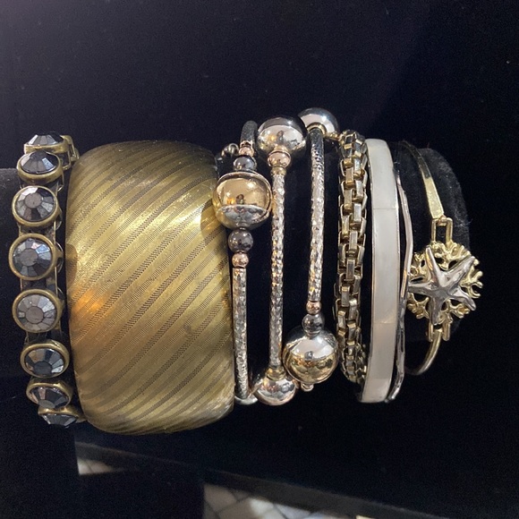 31. Curated Preloved Stack of Seven Bracelets - Picture 2 of 3